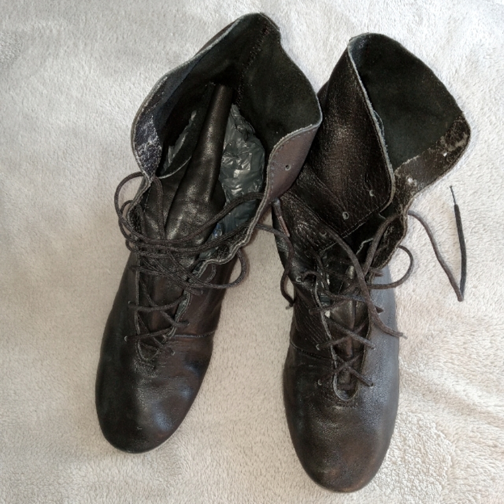 Vintage Black Leather Lace-Up Boots
